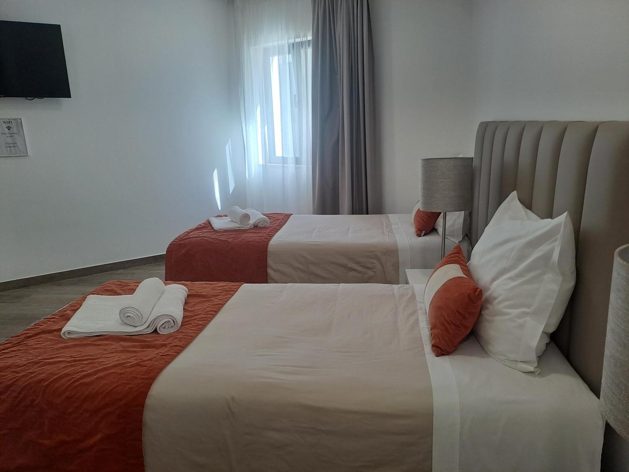 Algarpapa Rooms Armacao de Pera Bagian luar foto