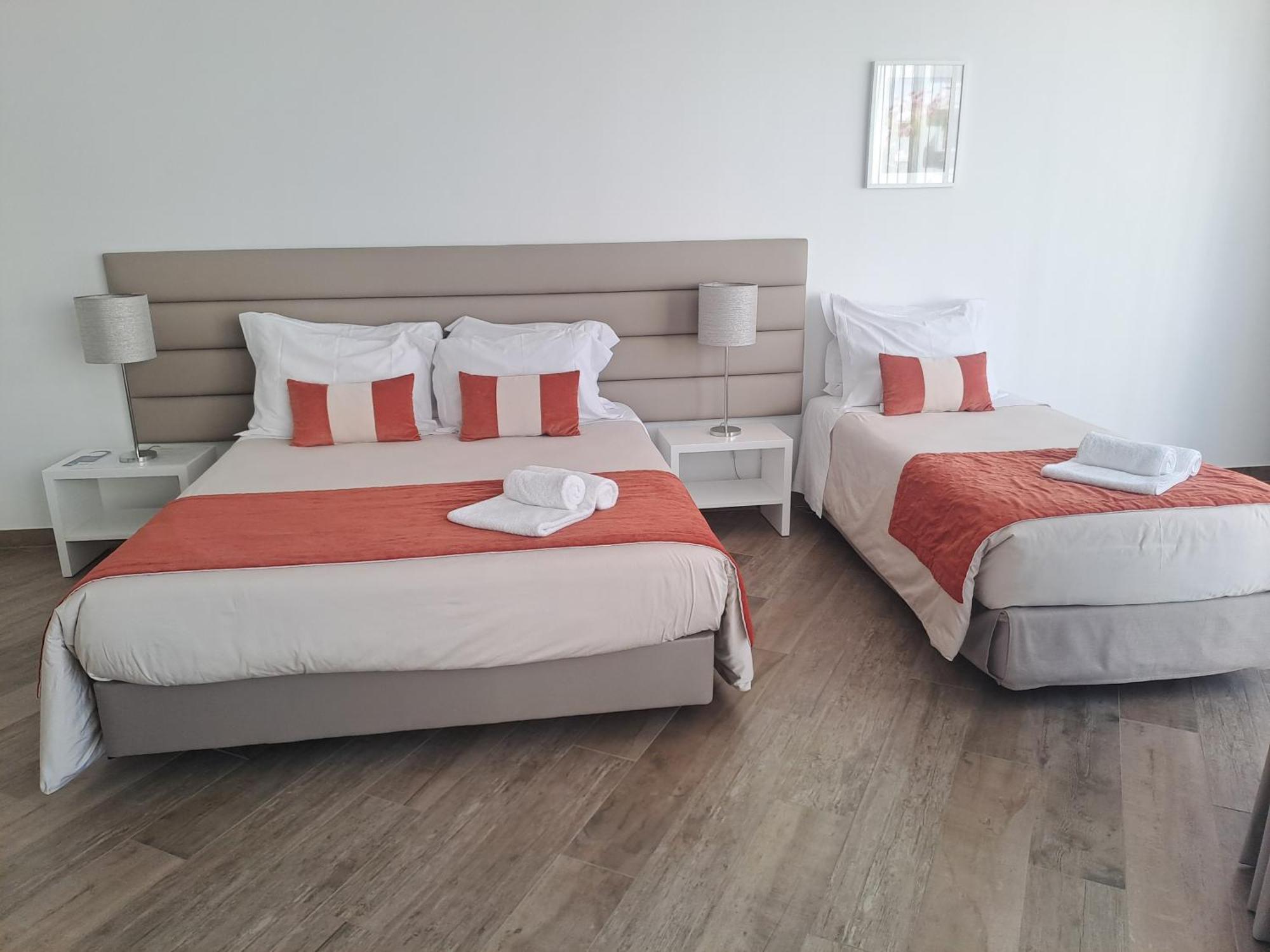 Algarpapa Rooms Armacao de Pera Bagian luar foto